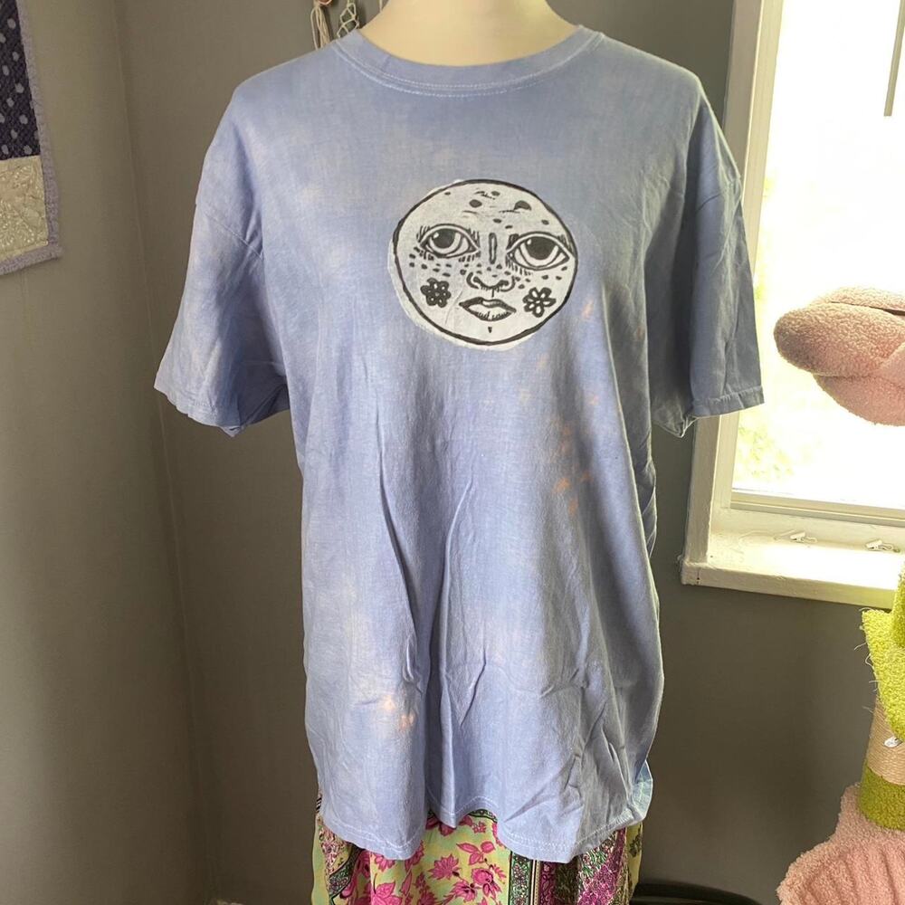 Full moon tee